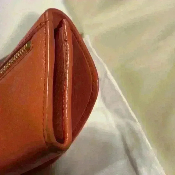 Chloe Long Wallet w/ Box, Authenticity Card and Dust Cover - Picture 12 of 15